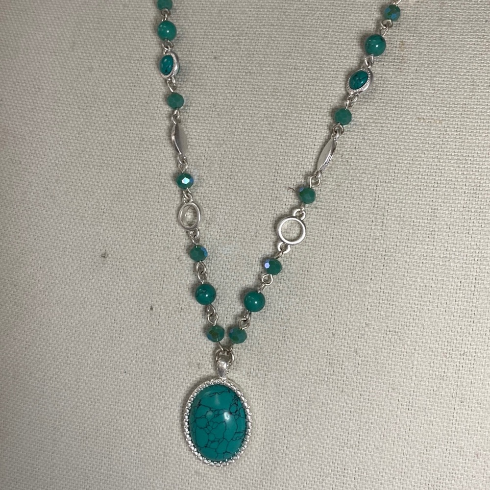 Long silvertone turquoise style bead necklace